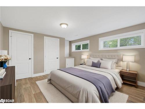 323 Forest Avenue N, Orillia, ON - Indoor Photo Showing Bedroom