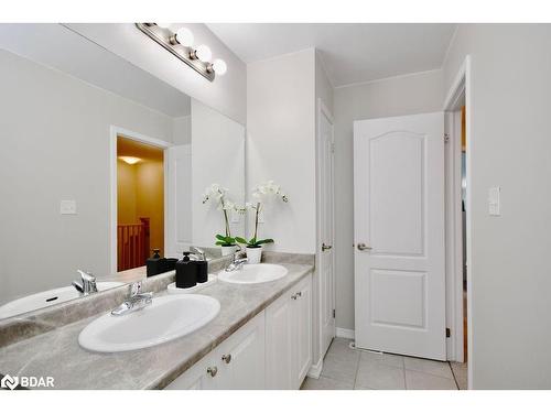 199 Diana Drive Drive, Orillia, ON - Indoor Photo Showing Bathroom