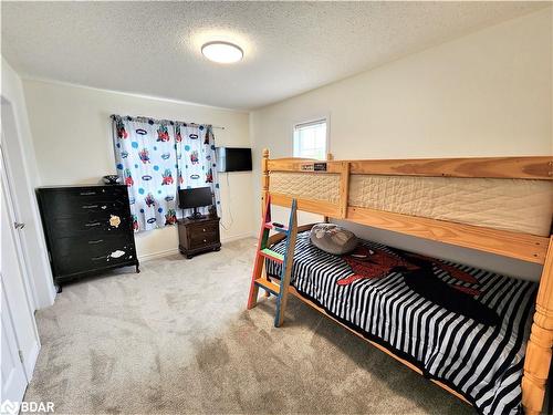 201 Cowling Heights, Peterborough, ON - Indoor Photo Showing Bedroom