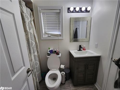 201 Cowling Heights, Peterborough, ON - Indoor Photo Showing Bathroom