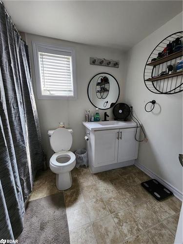 201 Cowling Heights, Peterborough, ON - Indoor Photo Showing Bathroom