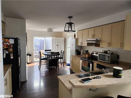 201 Cowling Heights, Peterborough, ON - Indoor Photo Showing Kitchen