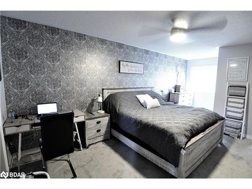 201 Cowling Heights, Peterborough, ON - Indoor Photo Showing Bedroom