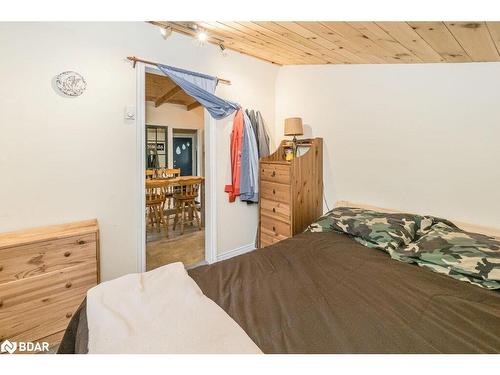 475 Sixth Street, Gravenhurst, ON - Indoor Photo Showing Bedroom