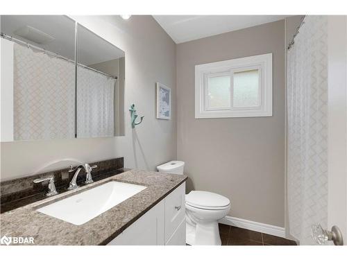 210 Kempview Lane, Barrie, ON - Indoor Photo Showing Bathroom