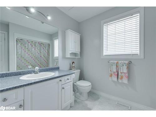 6 Kraus Road, Barrie, ON - Indoor Photo Showing Bathroom