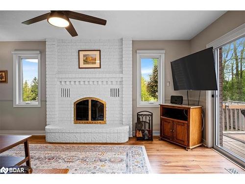 86 Arthur Avenue, Barrie, ON - Indoor Photo Showing Living Room With Fireplace
