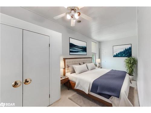 87 Wellington Street, Alliston, ON - Indoor Photo Showing Bedroom