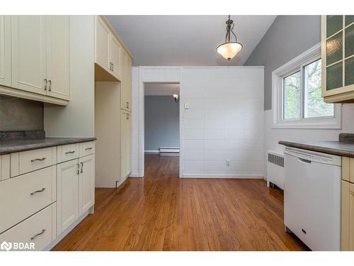 46 Eugenia Street, Barrie, ON - Indoor Photo Showing Kitchen