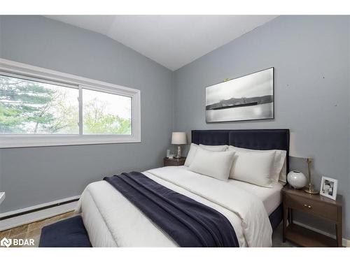 46 Eugenia Street, Barrie, ON - Indoor Photo Showing Bedroom