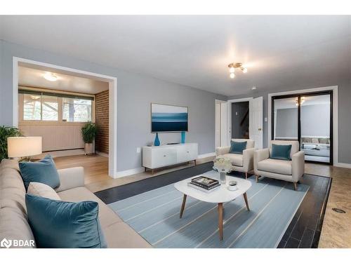 46 Eugenia Street, Barrie, ON - Indoor Photo Showing Living Room