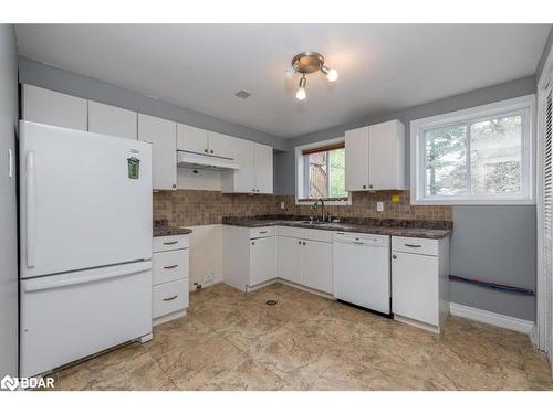 46 Eugenia Street, Barrie, ON - Indoor Photo Showing Kitchen