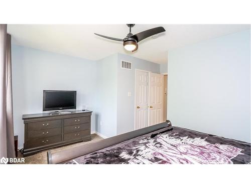 22 Silversands Crescent, Wasaga Beach, ON - Indoor Photo Showing Bedroom