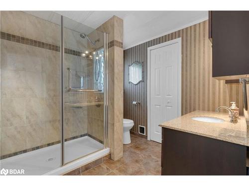 8 Nettles Cove, Innisfil, ON - Indoor Photo Showing Bathroom