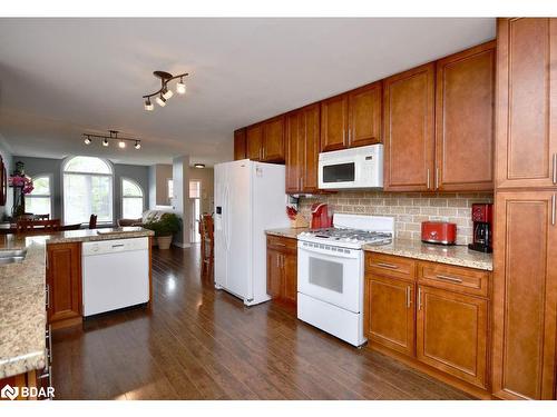 181 Sproule Drive, Barrie, ON - Indoor Photo Showing Kitchen With Double Sink