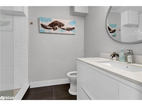 16 Crestwood Drive, Barrie, ON - Indoor Photo Showing Bathroom