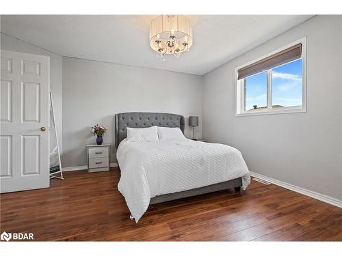 14 Ambler Bay, Barrie, ON - Indoor Photo Showing Bedroom