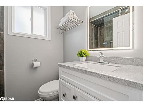 14 Ambler Bay, Barrie, ON - Indoor Photo Showing Bathroom