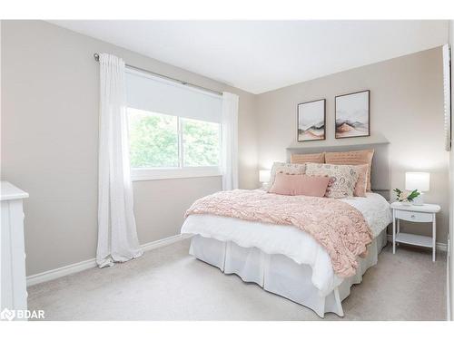 72 Oren Boulevard, Barrie, ON - Indoor Photo Showing Bedroom