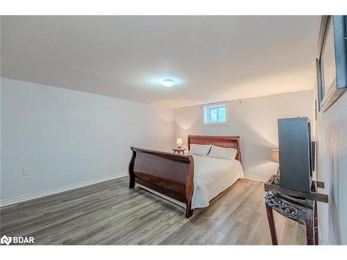 388 Little Avenue, Barrie, ON - Indoor Photo Showing Bedroom