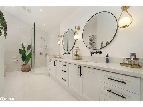 20 Highland Avenue, Barrie, ON - Indoor Photo Showing Bathroom