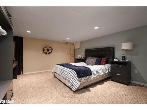 20 Highland Avenue, Barrie, ON - Indoor Photo Showing Bedroom