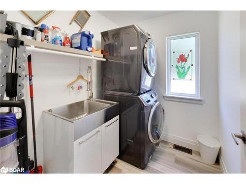 826 Adams Road, Innisfil, ON - Indoor Photo Showing Laundry Room