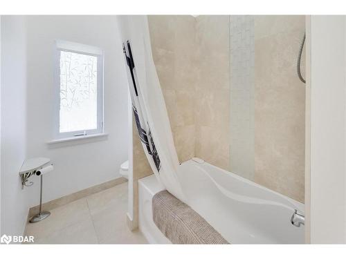 826 Adams Road, Innisfil, ON - Indoor Photo Showing Bathroom