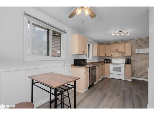 263 Tupper Boulevard, Alliston, ON - Indoor Photo Showing Kitchen