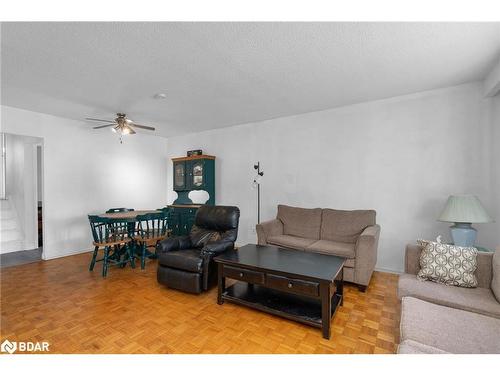 263 Tupper Boulevard, Alliston, ON - Indoor Photo Showing Living Room