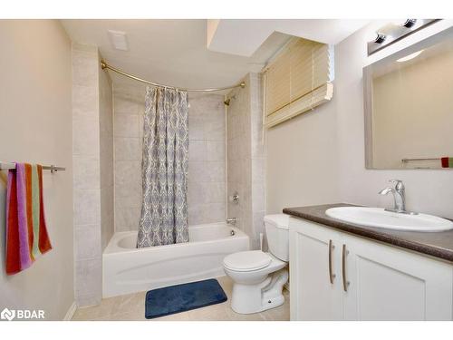 6 Joseph Crescent, Barrie, ON - Indoor Photo Showing Bathroom