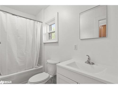 44 Colborne Street W, Orillia, ON - Indoor Photo Showing Bathroom