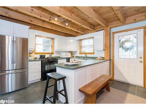 431 Mundy'S Bay Road, Midland, ON - Indoor Photo Showing Kitchen