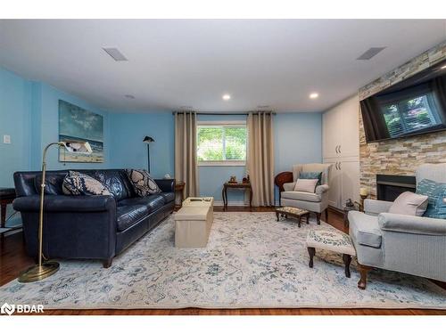 125 Gerald Avenue, Orillia, ON - Indoor Photo Showing Living Room With Fireplace