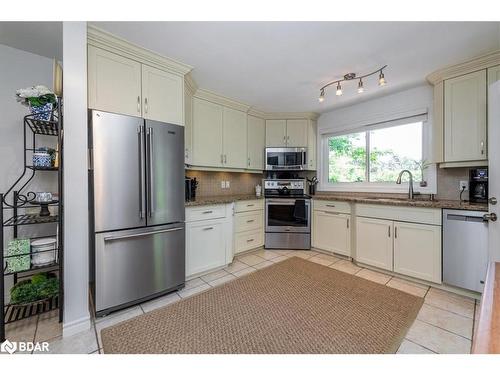 125 Gerald Avenue, Orillia, ON - Indoor Photo Showing Kitchen With Stainless Steel Kitchen