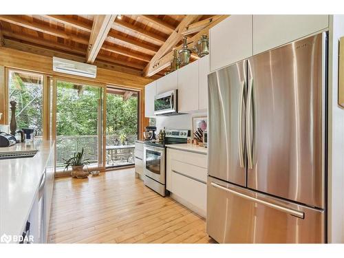 130 Melissa Lane, Tiny, ON - Indoor Photo Showing Kitchen