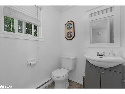 37 Loggers Run, Barrie, ON - Indoor Photo Showing Bathroom