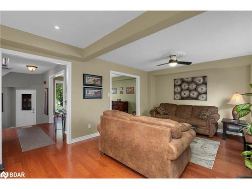 70 Cloughley Drive, Barrie, ON - Indoor Photo Showing Living Room