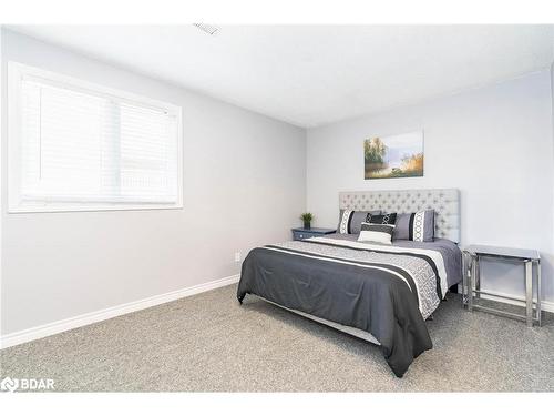 425 Dale Drive, Orillia, ON - Indoor Photo Showing Bedroom