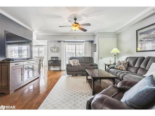 311-39 Ferndale Drive S, Barrie, ON - Indoor Photo Showing Living Room