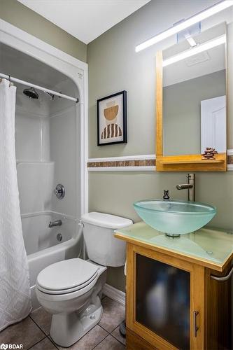 104 Crompton Drive, Barrie, ON - Indoor Photo Showing Bathroom