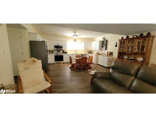 12 Fulsom Crescent, Kawartha Lakes, ON - Indoor Photo Showing Living Room