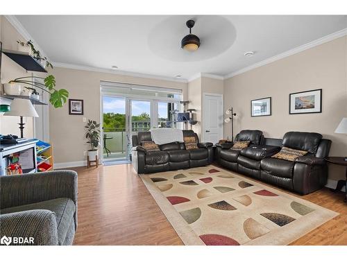 302-20A Silver Birch Court, Parry Sound, ON - Indoor Photo Showing Living Room