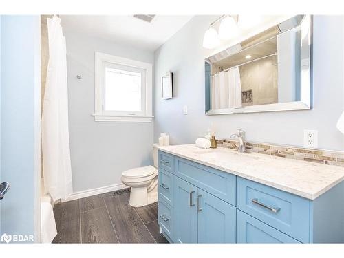 2221 Thomson Crescent, Severn, ON - Indoor Photo Showing Bathroom