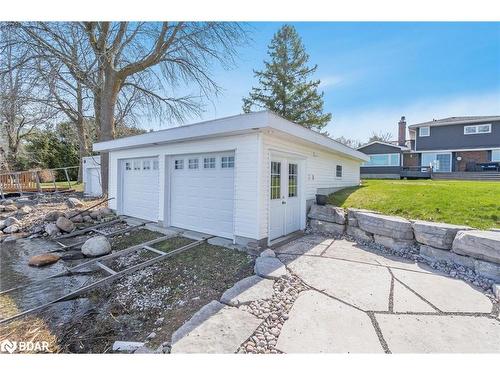 2221 Thomson Crescent, Severn, ON - Outdoor