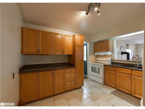 13 Eleanor Road, Orillia, ON - Indoor Photo Showing Kitchen