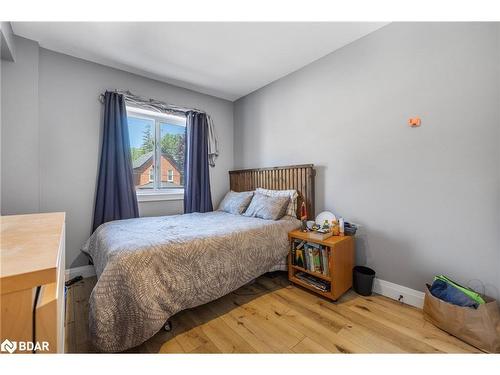 315 Mississaga Street W, Orillia, ON - Indoor Photo Showing Bedroom