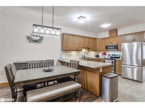 32 Lily Drive, Orillia, ON - Indoor Photo Showing Kitchen