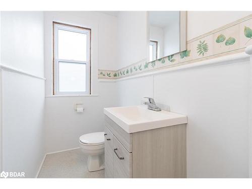 523 Elizabeth Street, Midland, ON - Indoor Photo Showing Bathroom