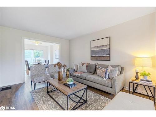 287 Hickling Trail, Barrie, ON - Indoor Photo Showing Living Room